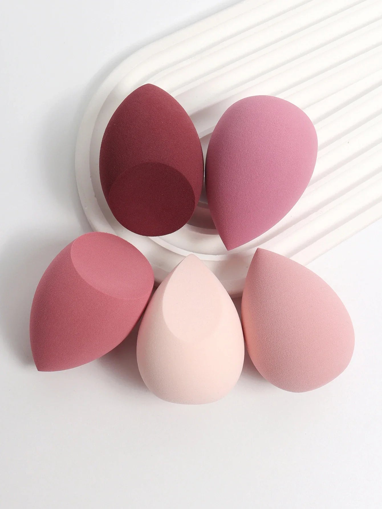 30 Beauty Eggs (Makeup Sponges) Foundation Make-Up Mixed Beauty Sponge, Liquid, Cream and Powder Without Blemish, Multi-Color C