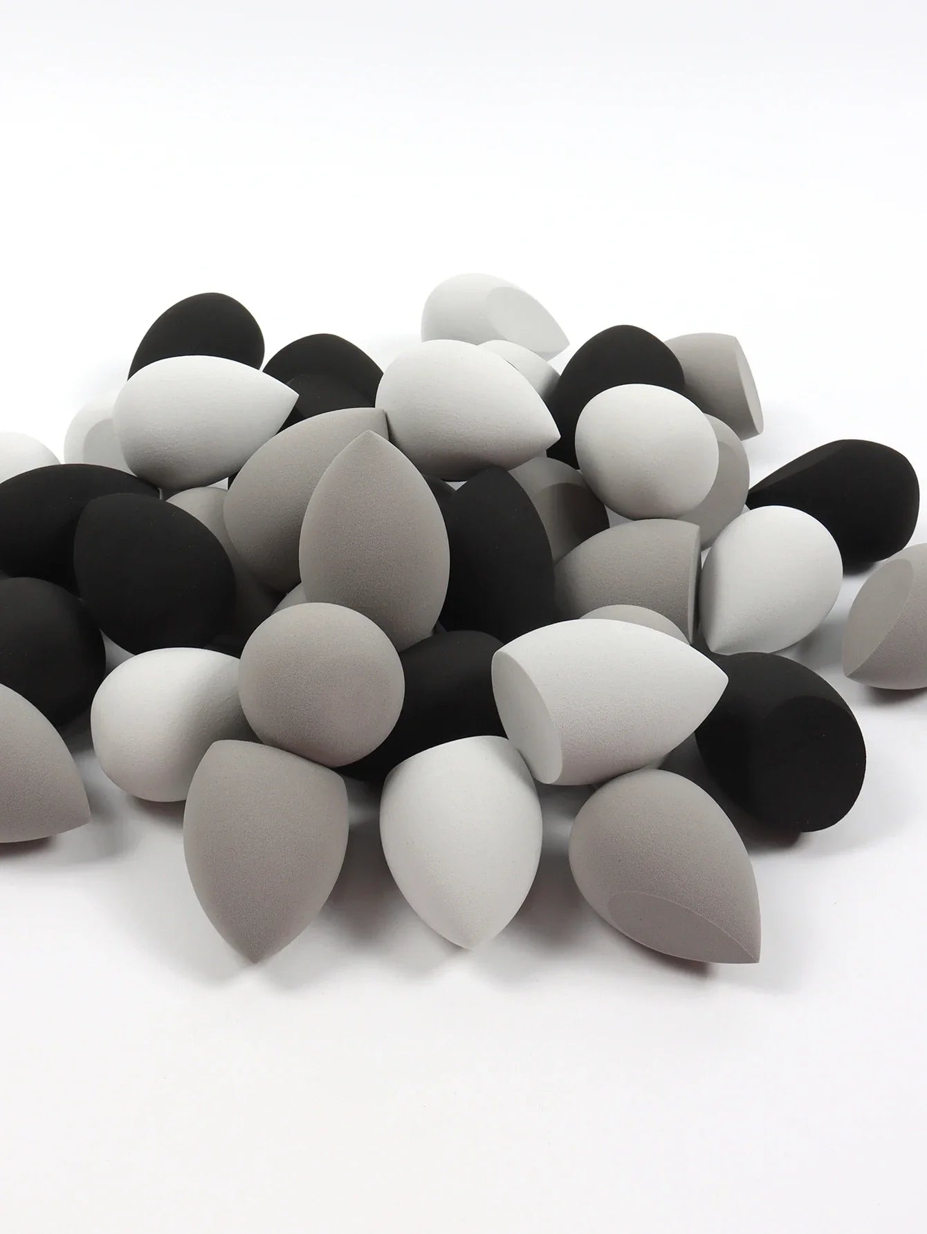 30 Beauty Eggs (Makeup Sponges) Foundation Make-Up Mixed Beauty Sponge, Liquid, Cream and Powder Without Blemish, Multi-Color C