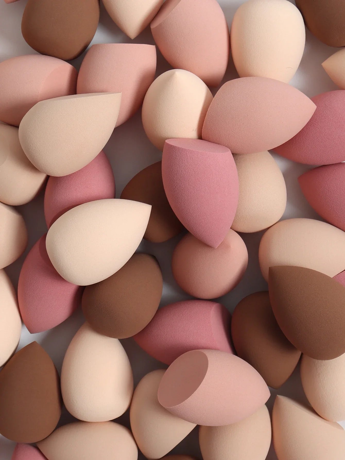 30 Beauty Eggs (Makeup Sponges) Foundation Make-Up Mixed Beauty Sponge, Liquid, Cream and Powder Without Blemish, Multi-Color C